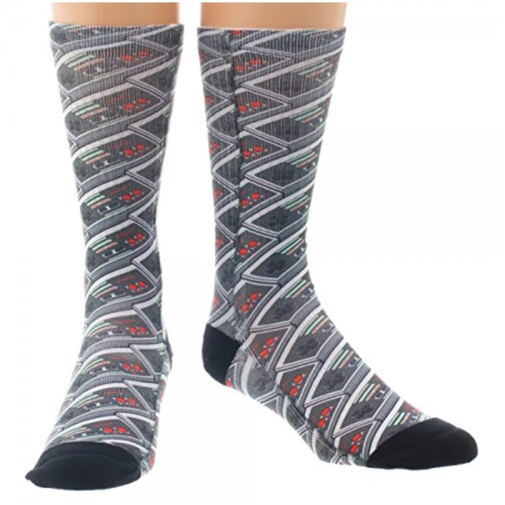 Retro Nintendo NES Controller Crew Socks [NWT]